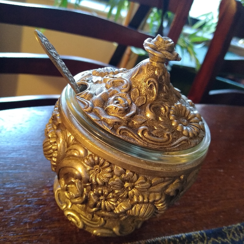 SILVER PLATED ORNATE FLORAL SUGAR CONDIMENT JAR
 H
